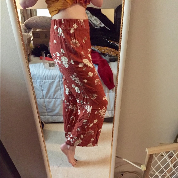 Brandy Melville Red Floral Pants Super Duper Rare! - Picture 5 of 5